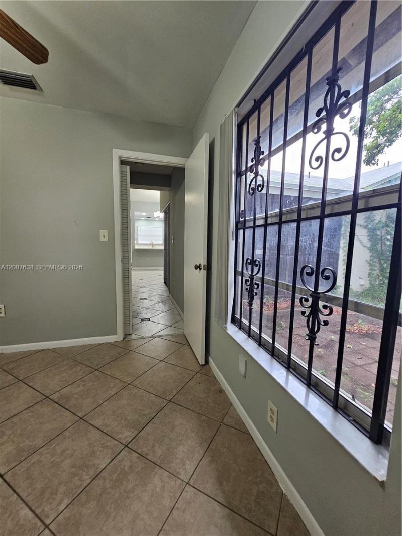 809 NE 214th Ln , Unit 2, Miami, FL 33179 Photo