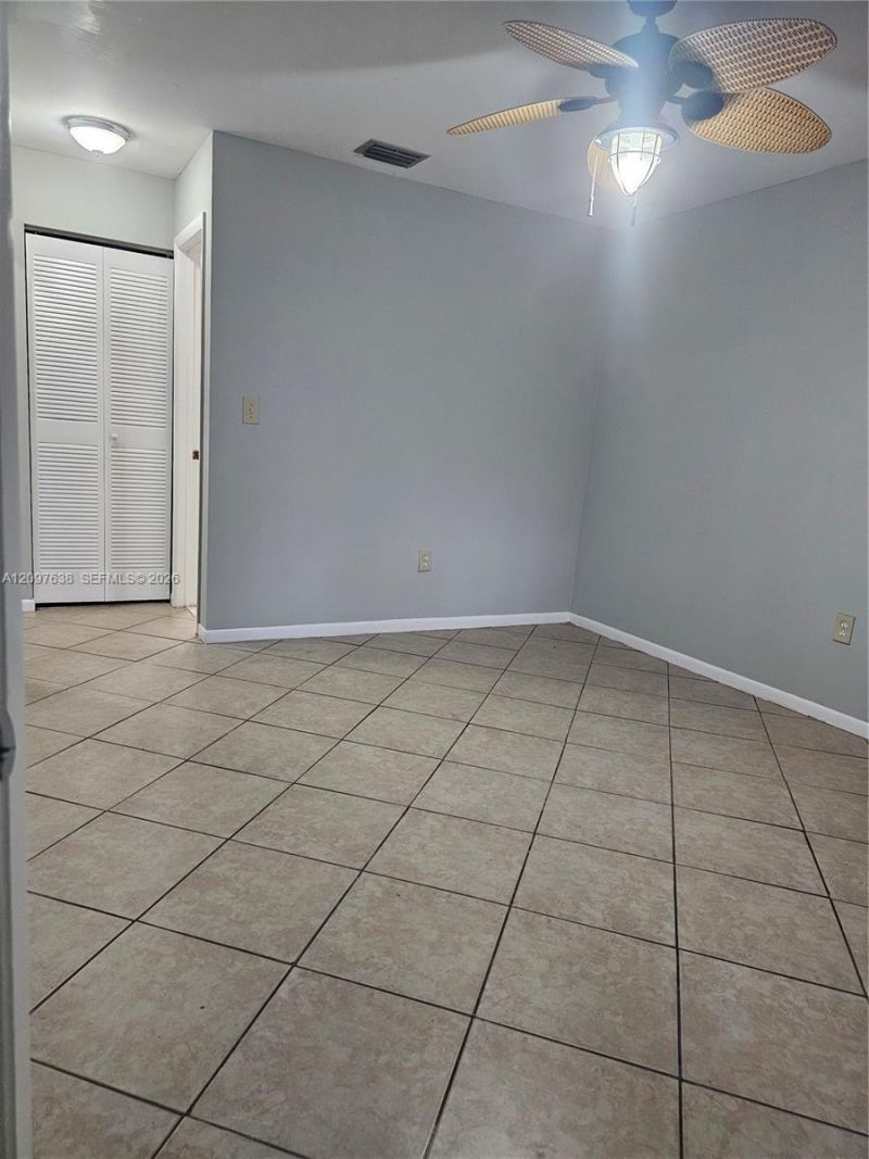 809 NE 214th Ln , Unit 2, Miami, FL 33179 Photo