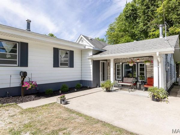 417 N JOHN Street , Mascoutah, IL 62258