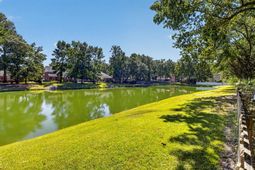 5484 Clearview Drive photo 4