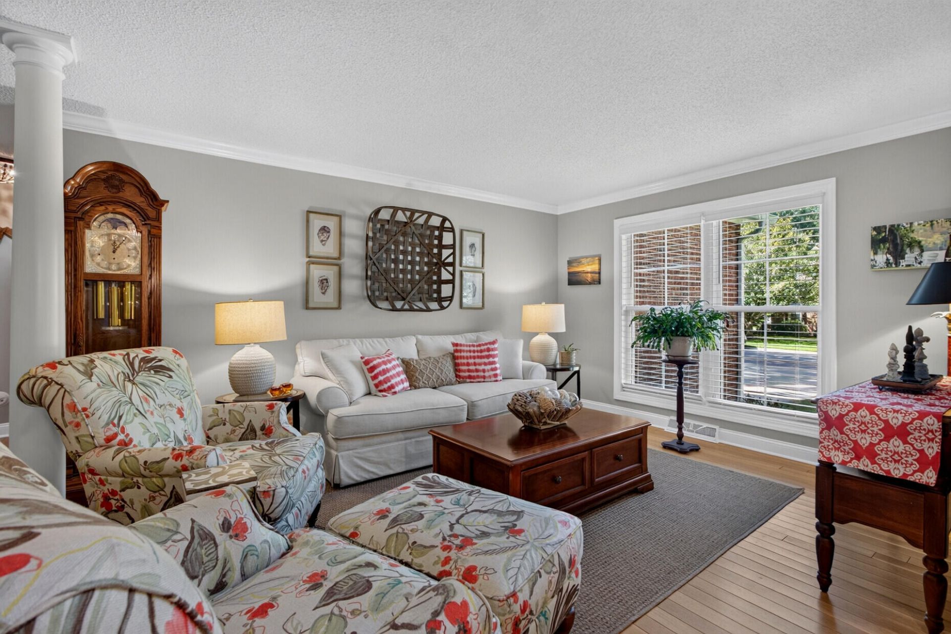 5484 Clearview Drive Photo 8