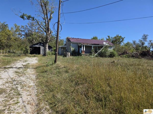 2714 S Dixie Highway , Munfordville, KY 42765