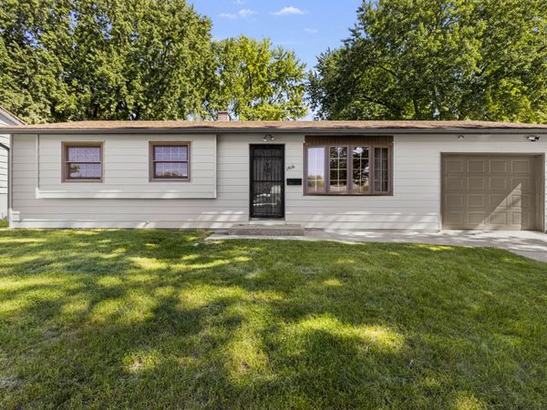 1816 8th Avenue , Belvidere, IL 61008