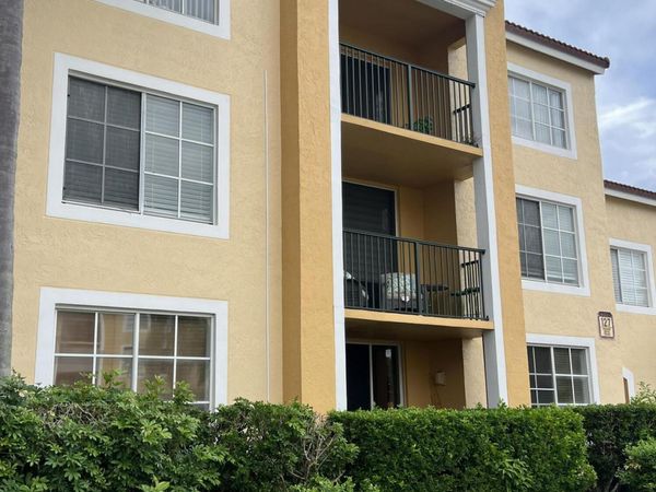 127 Yacht Club Way, Unit 207, Hypoluxo, FL 33462