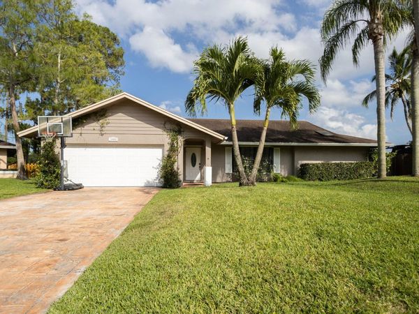 13454 Columbine Avenue, Wellington, FL 33414