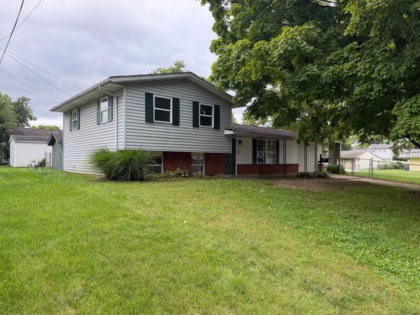 55 Fieldpoint Road , Heath, OH 43056