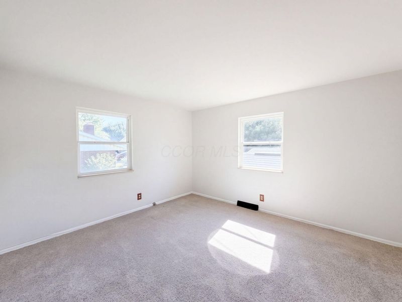 55 Fieldpoint Road , Heath, OH 43056 Photo 4