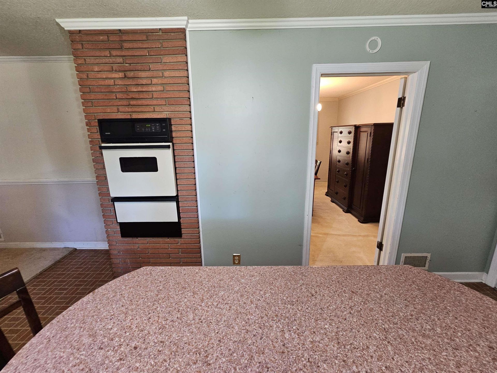 653 Holland Lane Photo 22