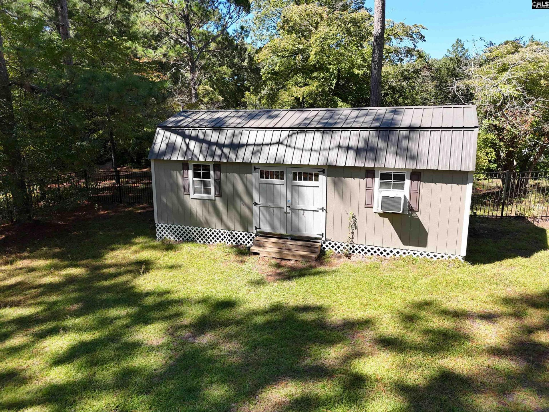 653 Holland Lane Photo 40