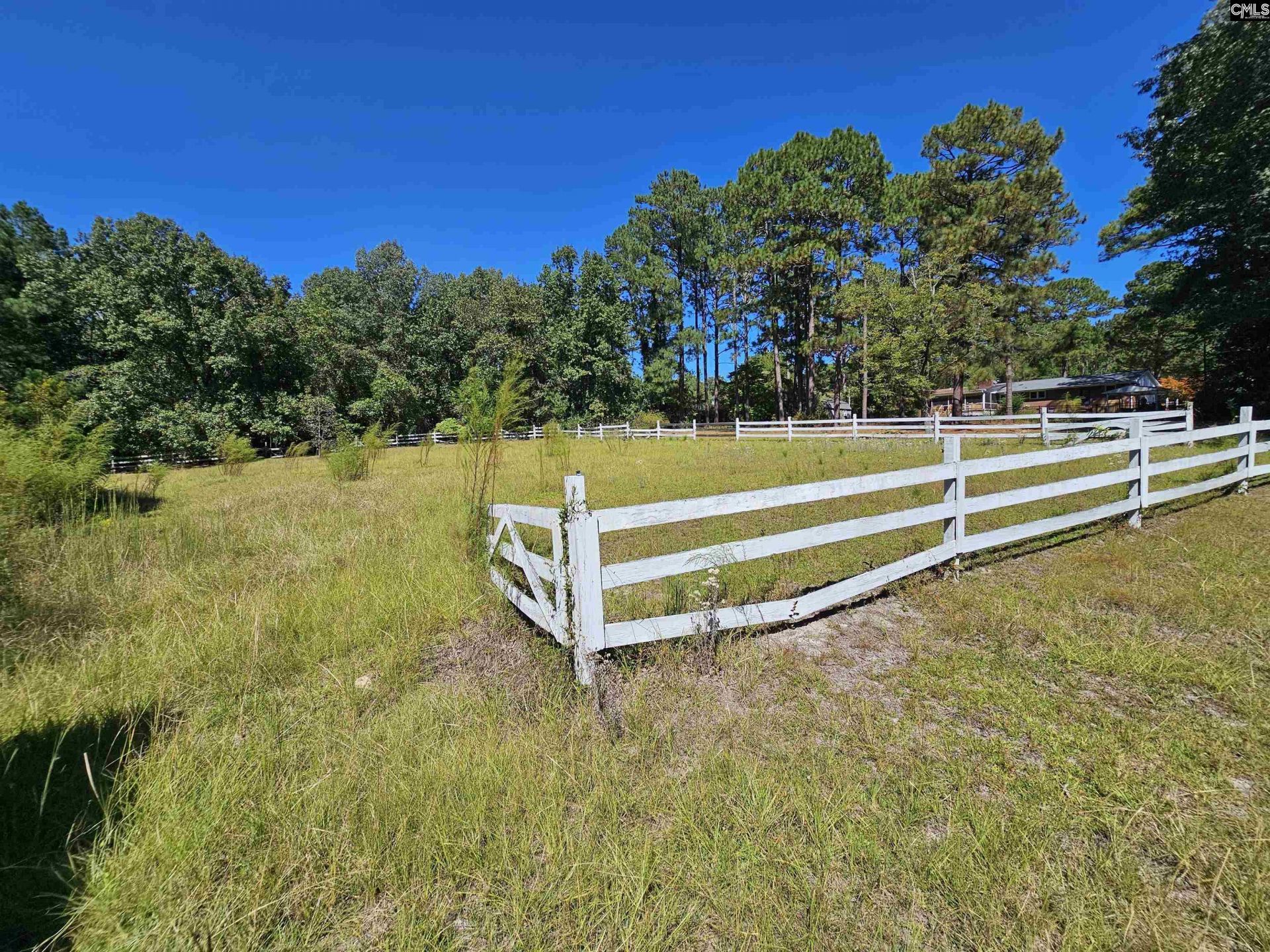 653 Holland Lane Photo 45