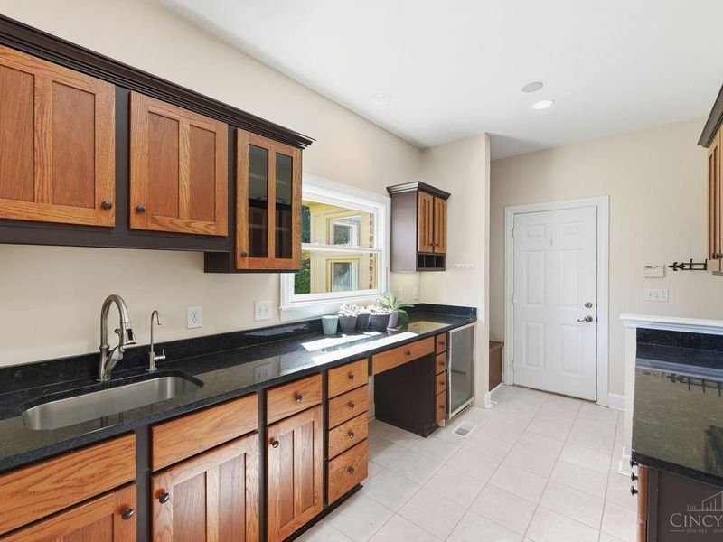 8575 Sleepy Hollow Drive, Indian Hill, OH 45243 Photo 11