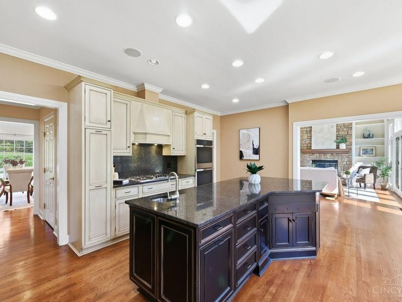 8575 Sleepy Hollow Drive, Indian Hill, OH 45243 Photo 17
