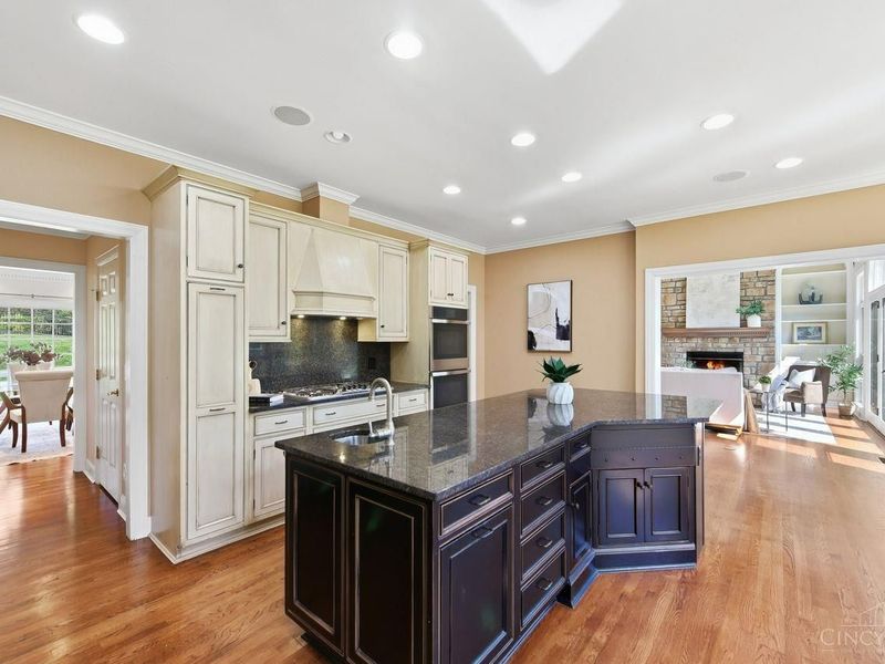 8575 Sleepy Hollow Drive, Indian Hill, OH 45243 Photo 18