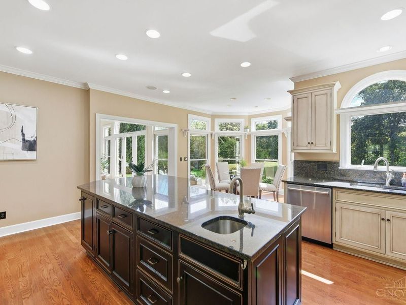 8575 Sleepy Hollow Drive, Indian Hill, OH 45243 Photo 19