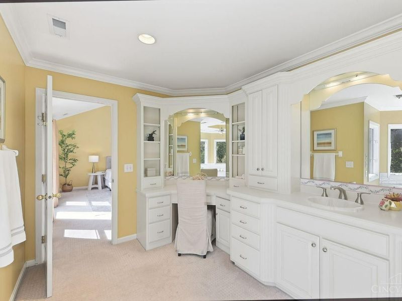 8575 Sleepy Hollow Drive, Indian Hill, OH 45243 Photo 65