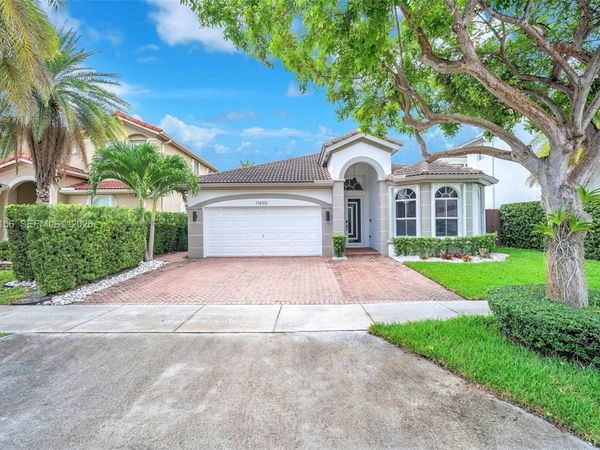 11430 NW 82nd Ter , Doral, FL 33178