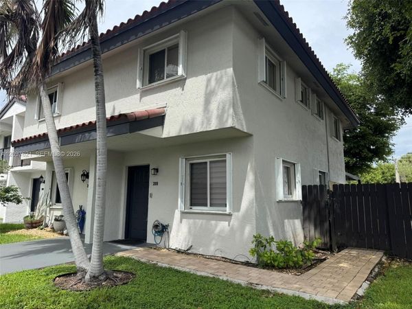 8245 NW 6th Ter, Unit 211, Miami, FL 33126