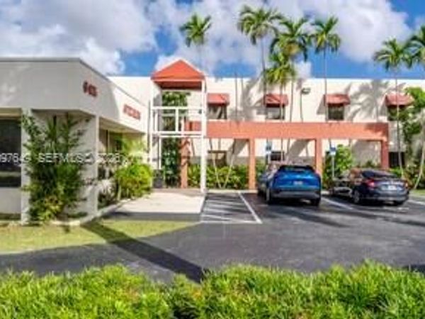 6405 NW 36th St , Virginia Gardens, FL 33166