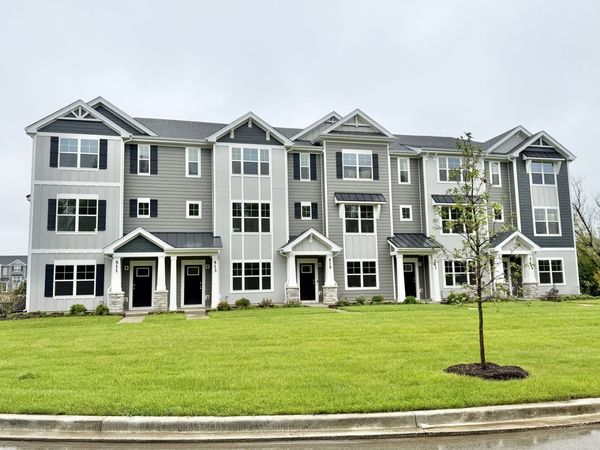 513 Yosemite Way , Mundelein, IL 60060