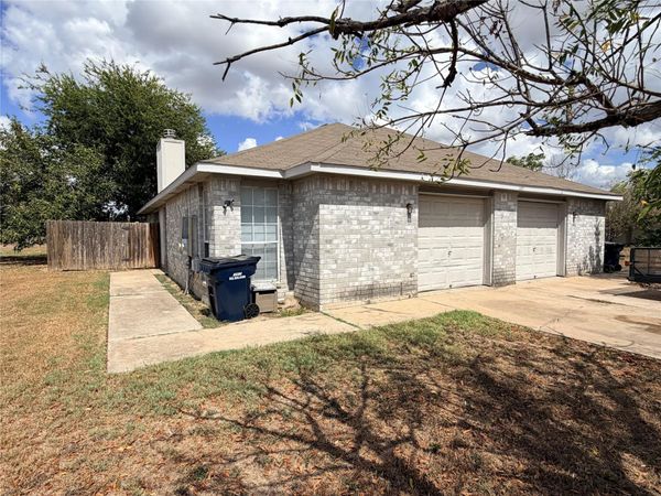 105 Axis Deer TRL, Unit A, Hutto, TX 78634