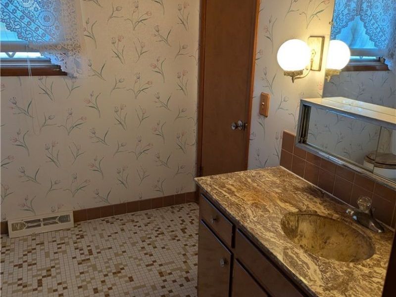 13711 Pineview Court, Middleburg Heights, OH 44130 Photo 18