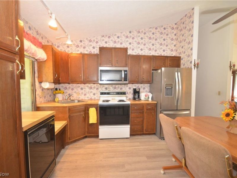 852 Skyside Drive, Clinton, OH 44216 Photo 11