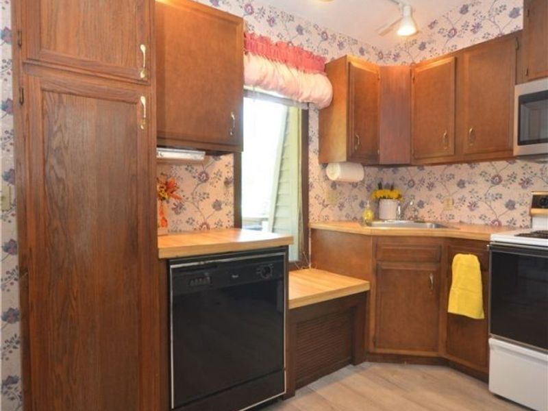 852 Skyside Drive, Clinton, OH 44216 Photo 13