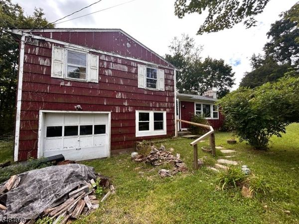 1 Stanley Pl, Chester, NJ 07931