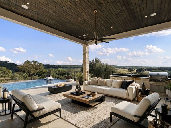 2018 Paradise Pkwy, Canyon Lake, TX 78133
