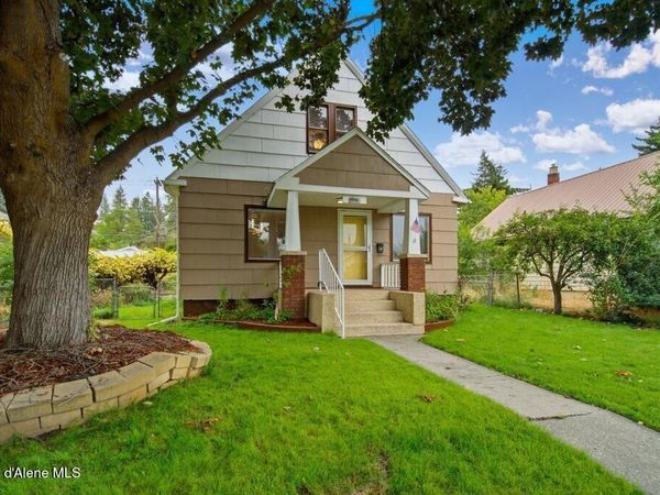 1724 W Cleveland Ave , Spokane, WA 99205