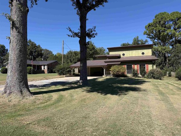 1887 Heritage Park Road, Piggott, AR 72454