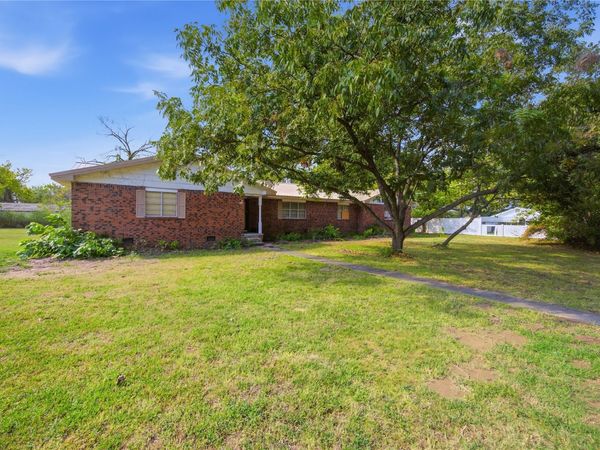 120 J C Watts, Eufaula, OK 74432