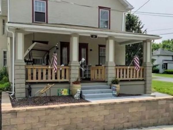 25 W MAIN STREET , ELVERSON, PA 19520