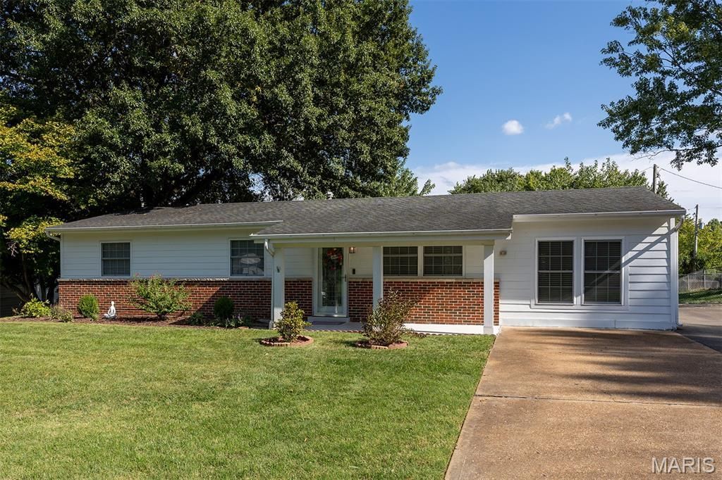 246 Howard Drive, Ballwin, MO 63021 Main Photo