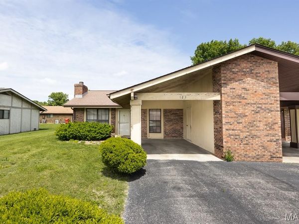 123 Chase Park Drive , Belleville, IL 62226