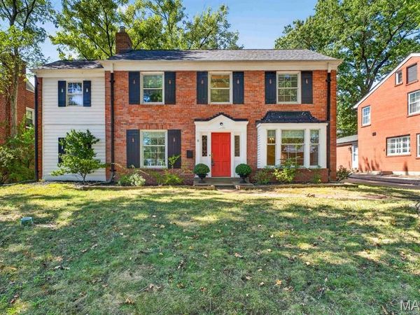 933 S Central Avenue , Clayton, MO 63105