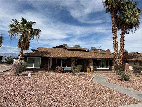 2876 Klinger Circle , Las Vegas, NV 89121
