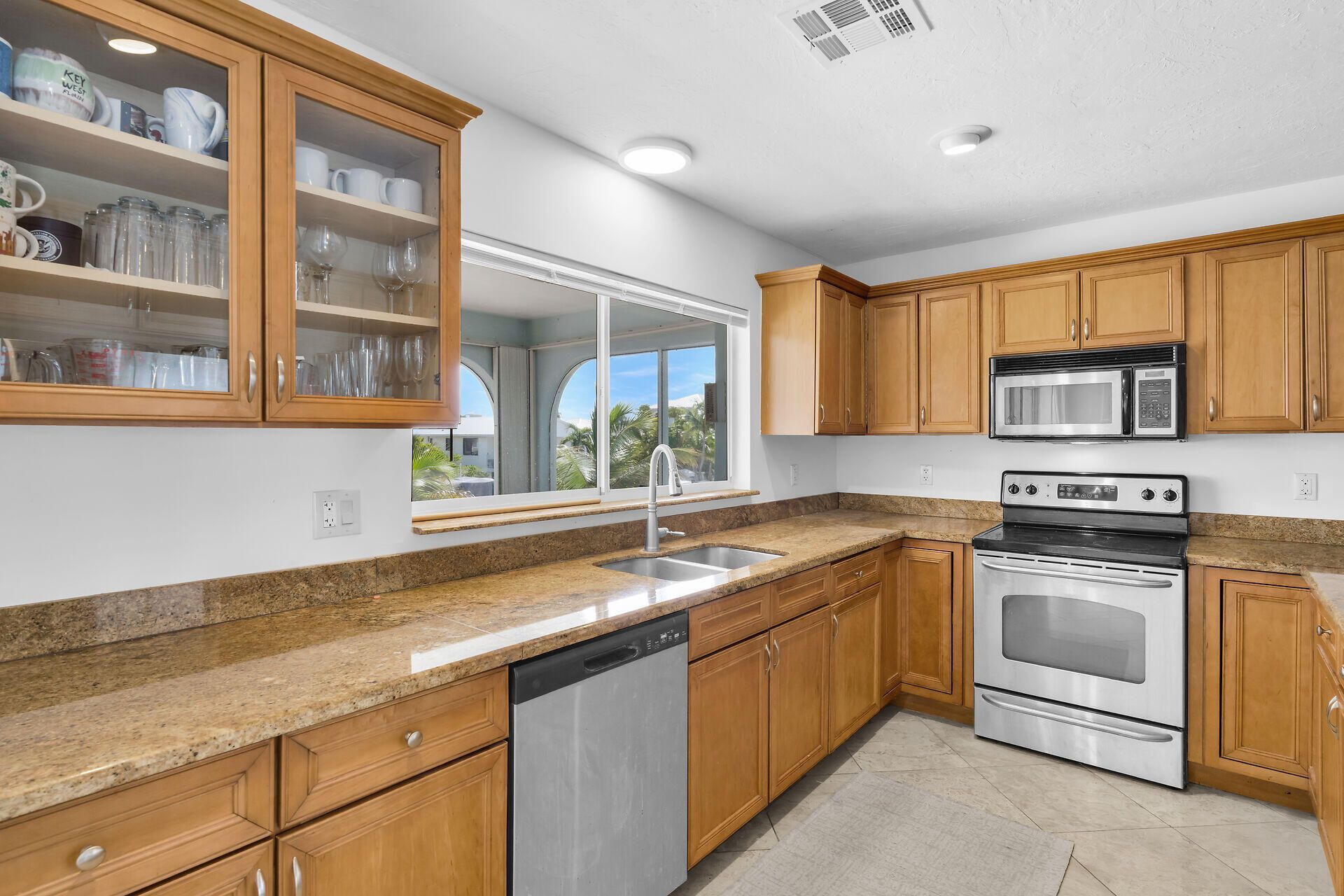 947 Gulf Drive, Summerland Key, FL 33042 Photo