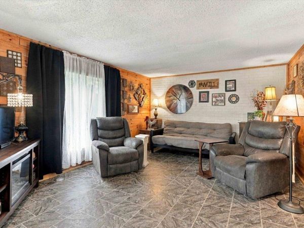 2105 300th Avenue, Mora, MN 55051