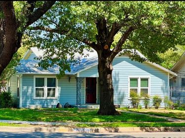 1720 Grand Avenue, Fort Worth, TX 76164