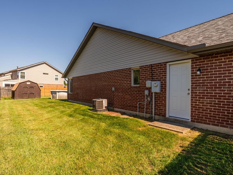 8030 Chipgate Court, Huber Heights, OH 45424 Photo 31
