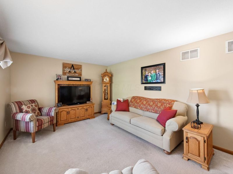 819 Formation Court, Galloway, OH 43119 Photo 16