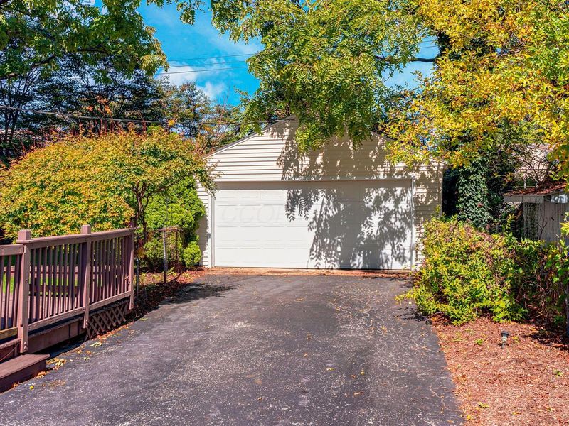 2212 Woodstock Road, Upper Arlington, OH 43221 Photo 2