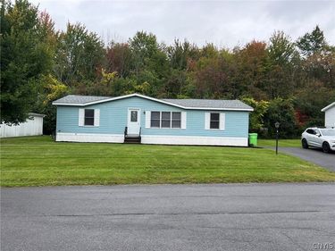 8 APPLEWOOD BLVD , Clinton, NY 13323