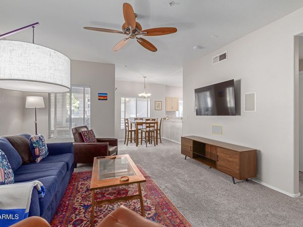 7401 W ARROWHEAD CLUBHOUSE Drive, Unit 2046, Glendale, AZ 85308