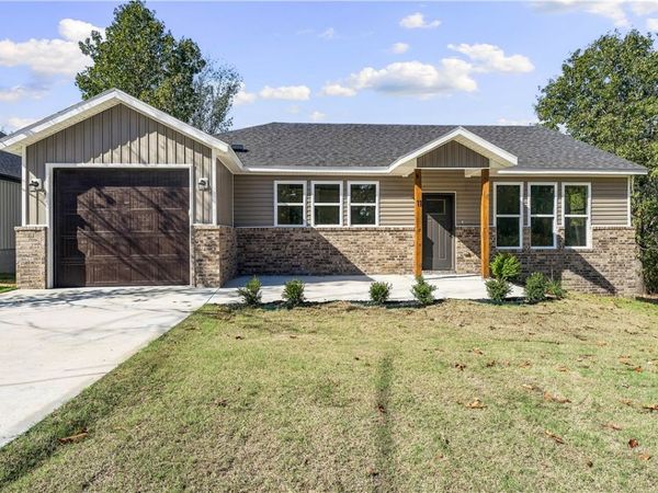 11 Lathrop Drive , Bella Vista, AR 72715