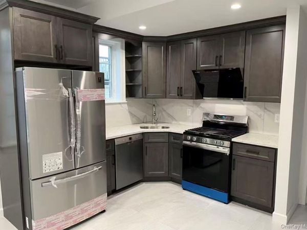 6139 231st Street , Oakland Gardens, NY 11364
