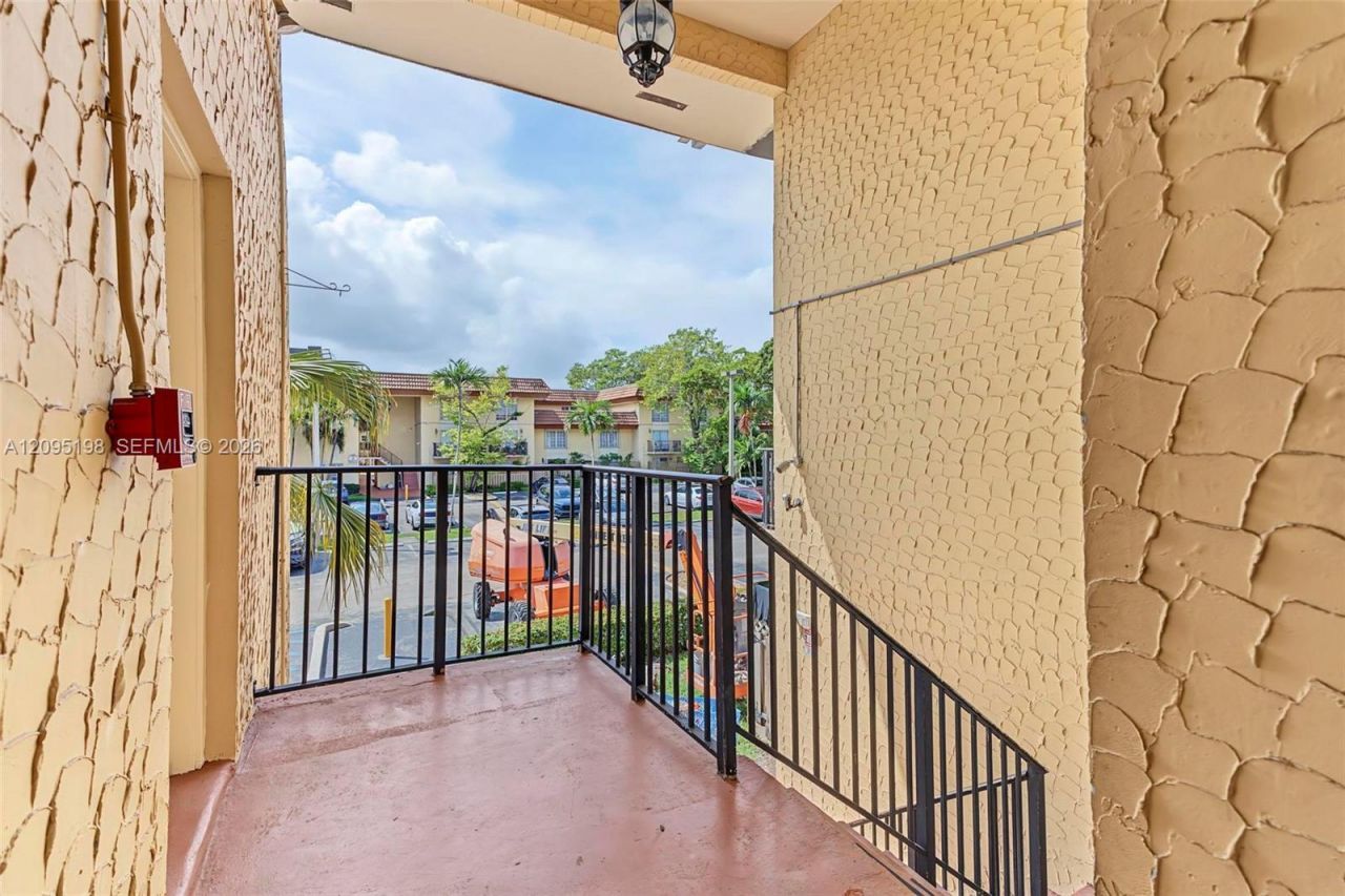 8550 SW 109th Ave , Unit 5-204, Miami, FL 33173 Photo