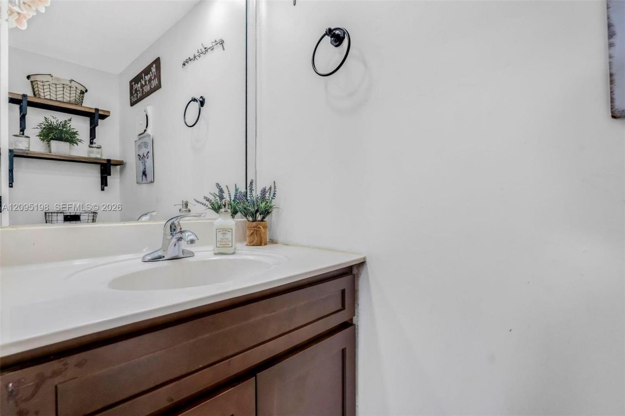 8550 SW 109th Ave , Unit 5-204, Miami, FL 33173 Photo