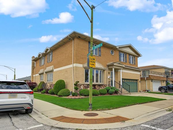 4700 N Chester Avenue , Chicago, IL 60656